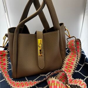 Elegant Gray Leather Handbag